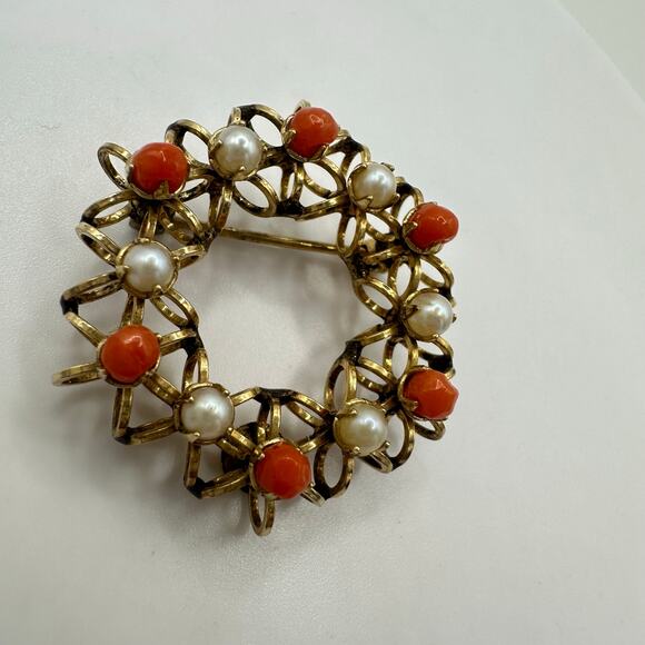 Vintage 12kt gold filled genuine red coral freshwater pearls wreath brooch - Picture 3 of 7